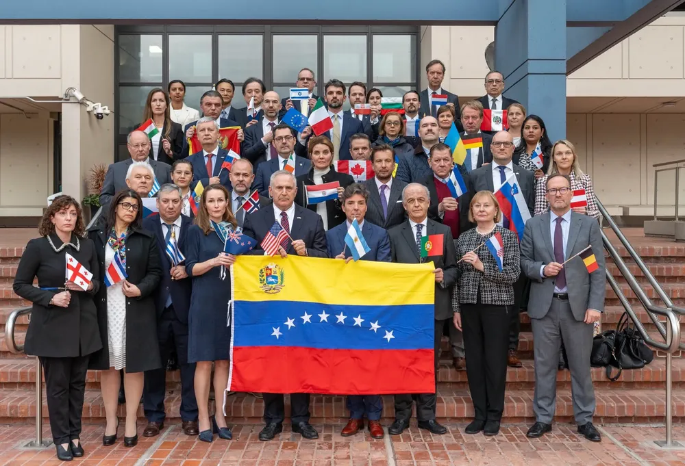 Embajadores-y-diplomáticos-por-la-transparencia-en-Venezuela-_X_