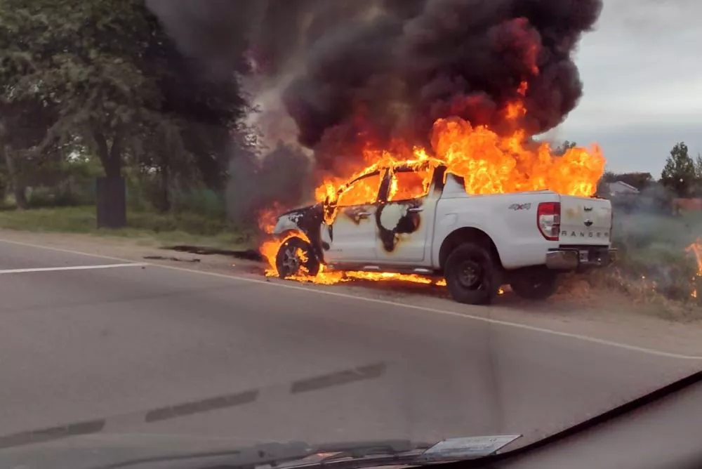 CAMIONETA QUEMADA BY lnm