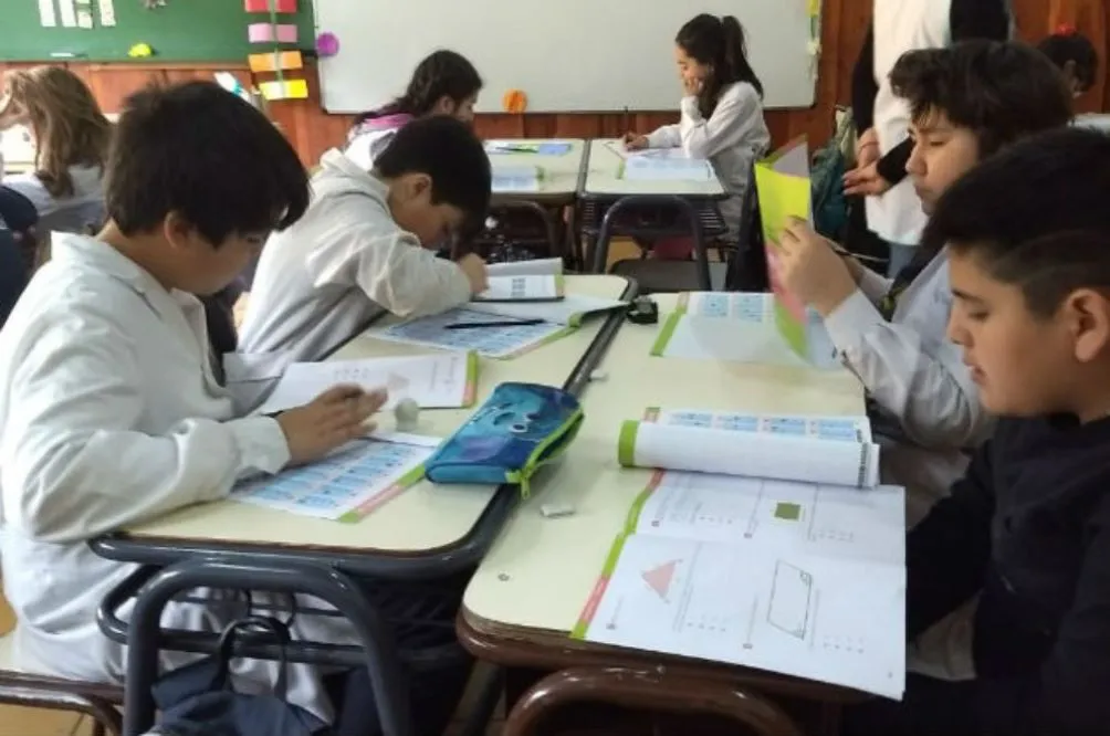 Alumnos en el aula  by prensa.cba