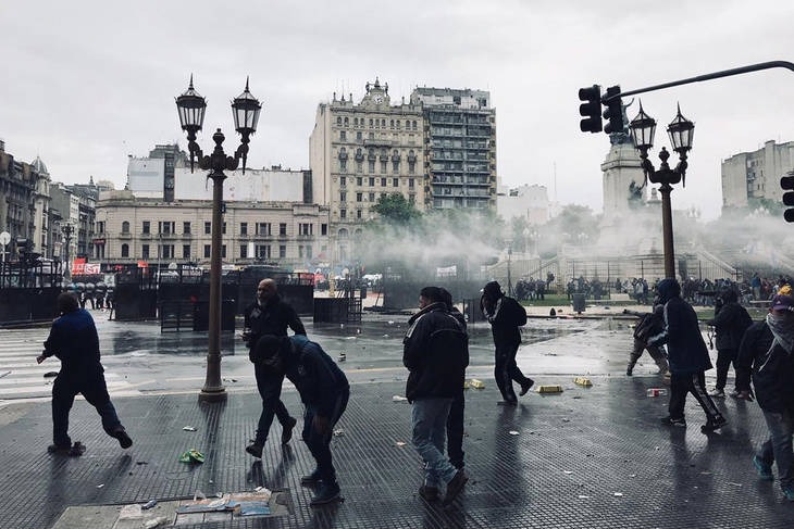 represión congreso policía manifestantes by Fernando Capotondo