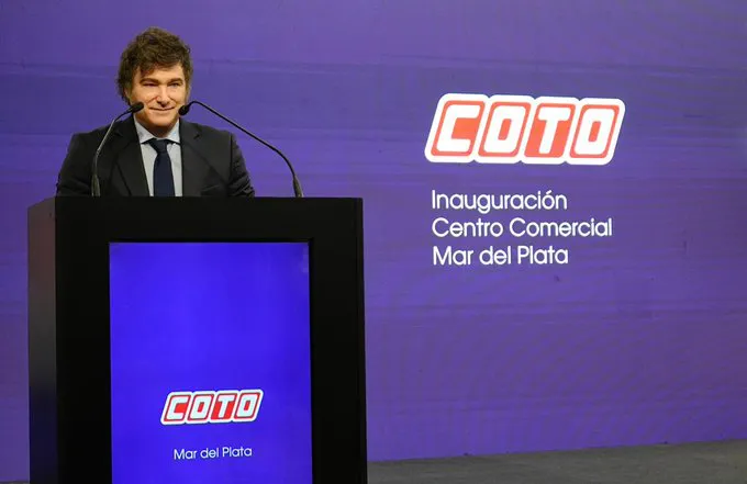 Javier Milei en inauguración de local de Coto (X de Javier Lanari)