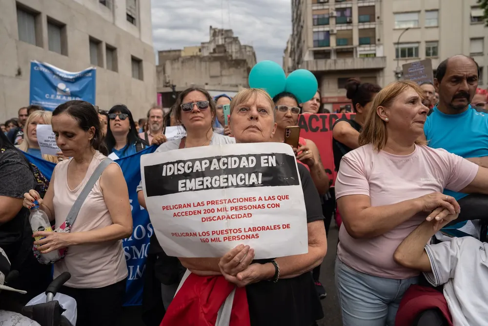 Marcha en CABA por la Ley de Emergencia en Discapacidad (Foro Permanente Discapacidad) 02