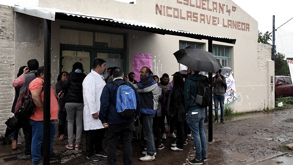 Exigen justicia por los docentes fallecidos en la escuela de Moreno