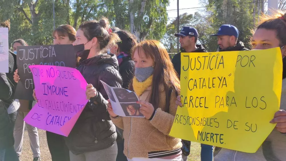 reclamo familiares bebés fallecidos Neonatal by Miriam Campos