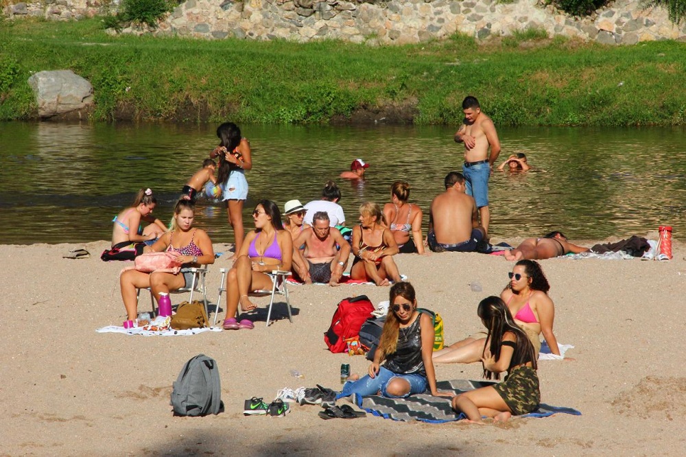 Turismo fin se semana largo Carlos Paz verano by prensa Carlos Paz 02