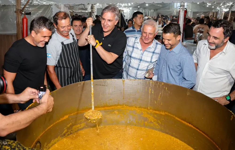 Llaryora en Colectividades (Gobierno de Córdoba)