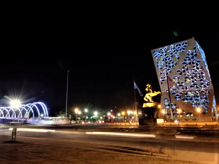 Centro-Civico-Iluminado celeste y blanco