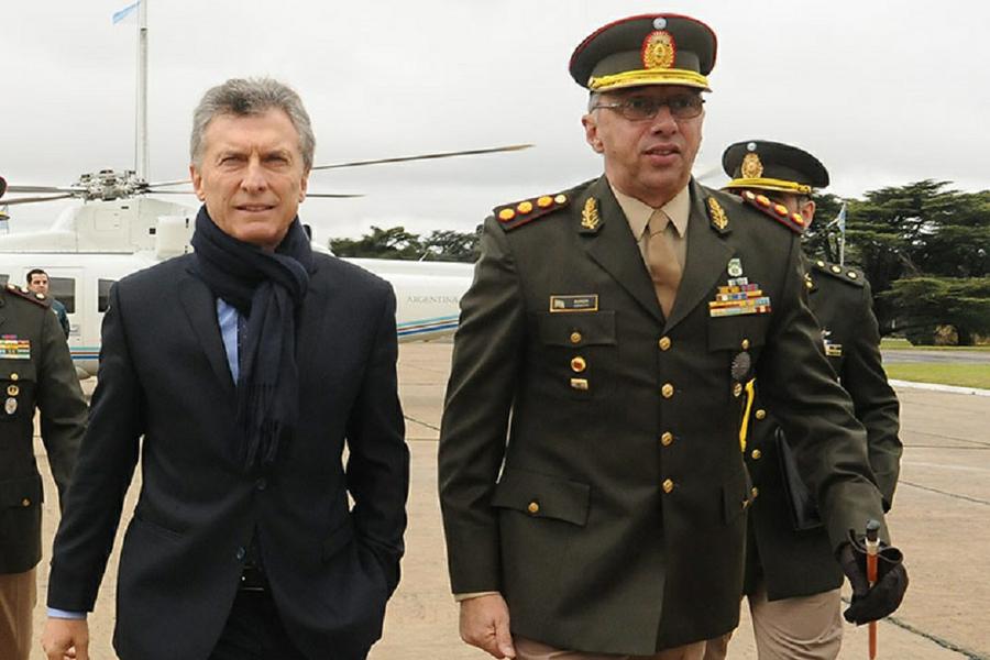 macri-suner-jefe-ejercito by NA