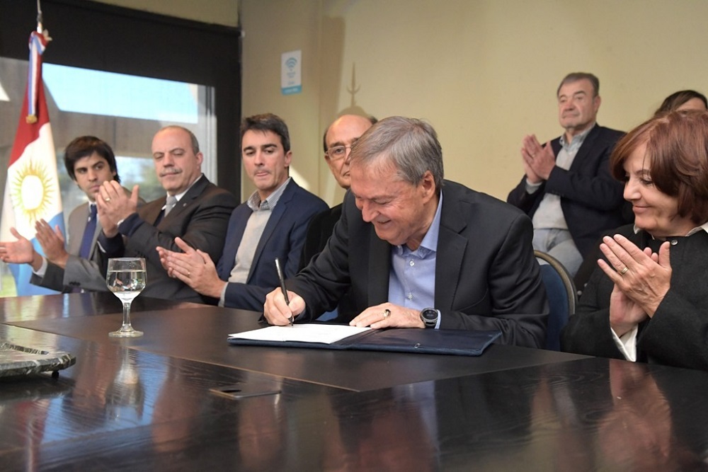 Schiaretti firma convenio by prensa Provincia