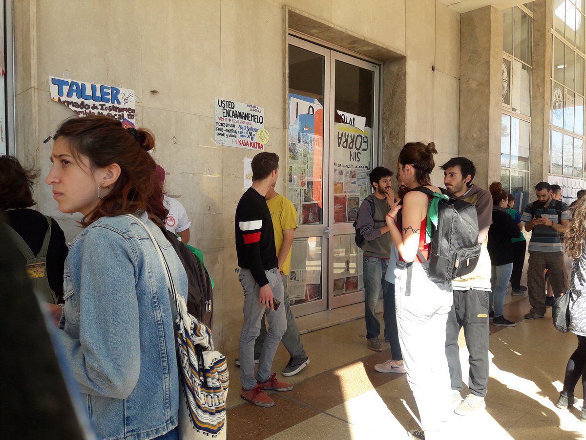 agresiones en pabellon argentina unc