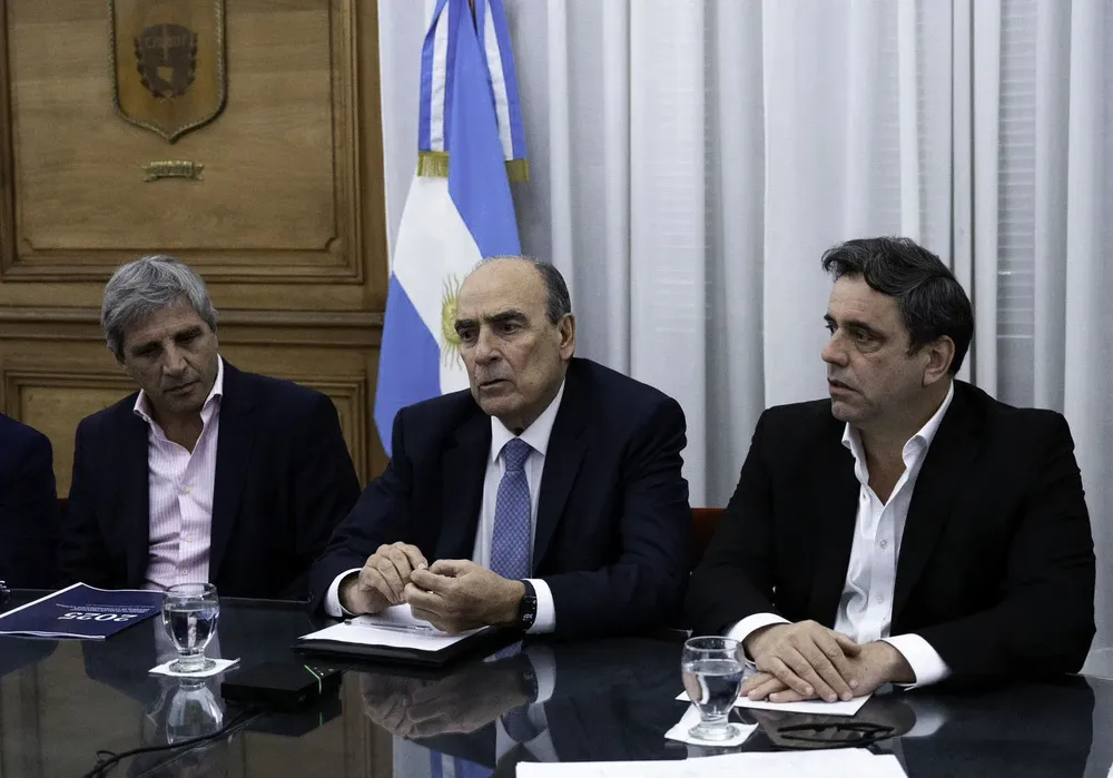 Guillermo Francos y Santiago Caputo by NA