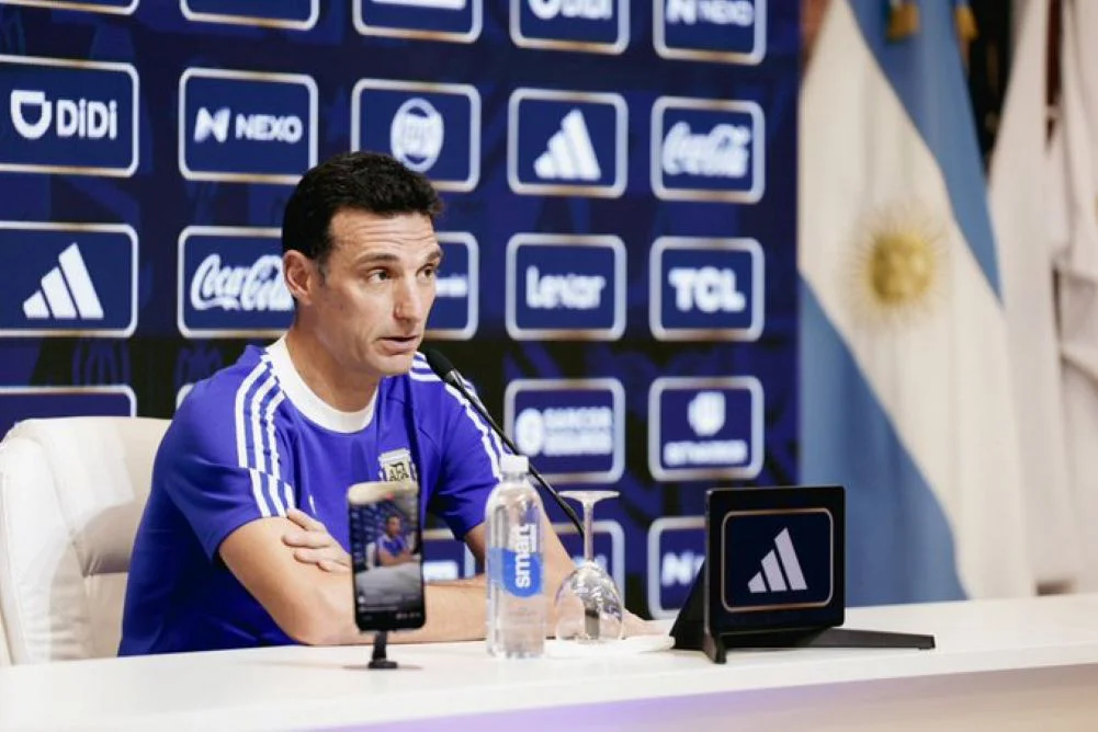 Scaloni by Selección Argentina