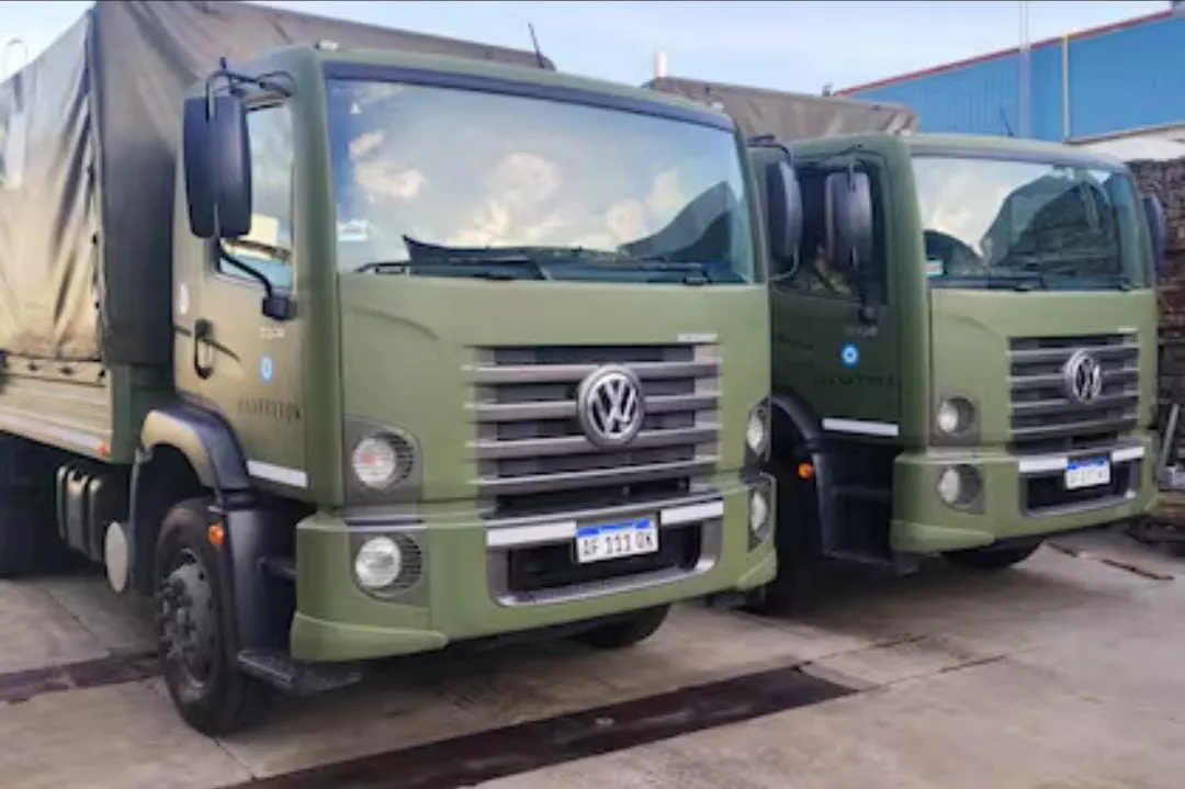 Reparto de alimentos E´jercito by Gentileza