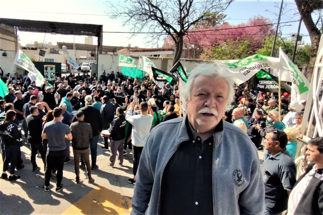 Rubén Daniele en asamblea del SUOEM 01