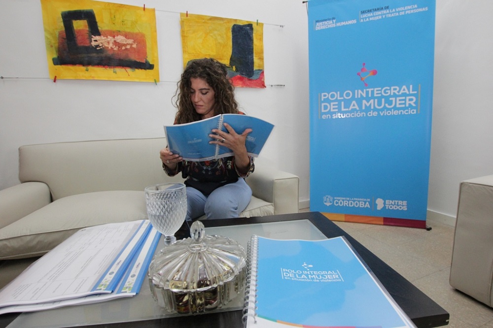 claudia martínez Gob de la Prov