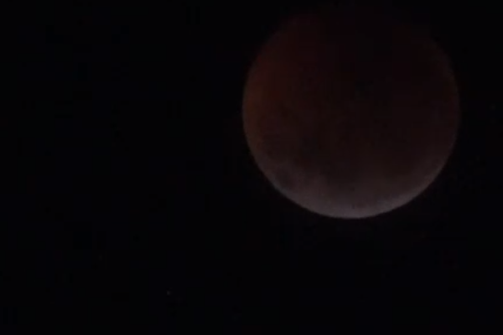 captura de pantalla luna roja