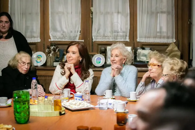 Abuelas de Plaza de Mayo con Cristina Fernández