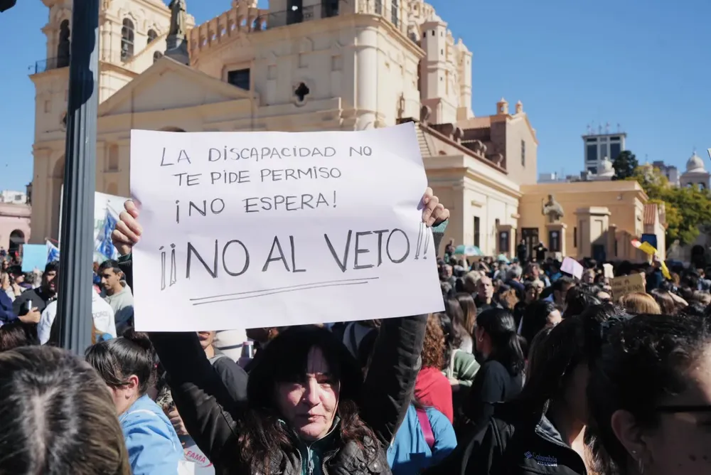 Vigilia en Córdoba por la Ley de Emergencia en Discapacidad (Lucrecia Bianchini) 13