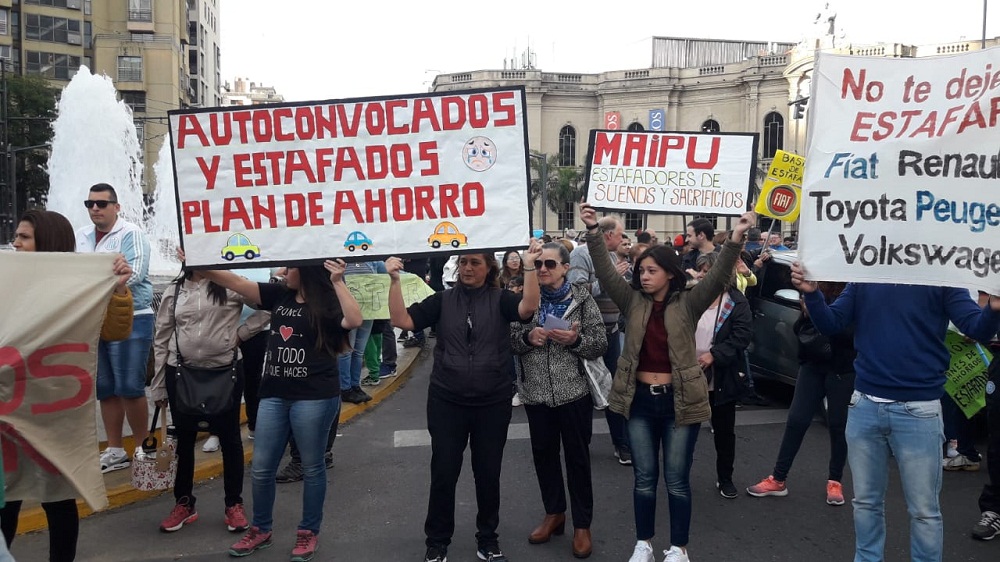 reclamo estafados con planes de ahorro foto alberto schmal