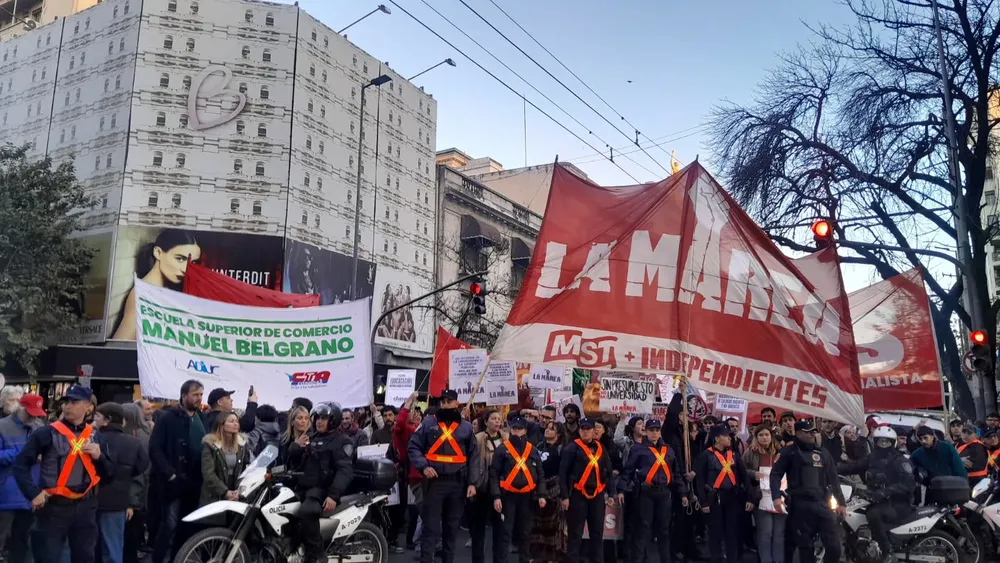marcha universitaria LNM 7