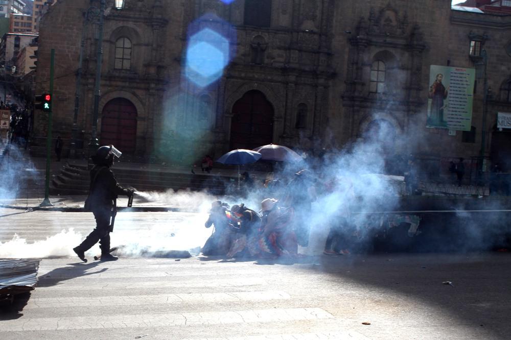 represión en Bolivia by Télam