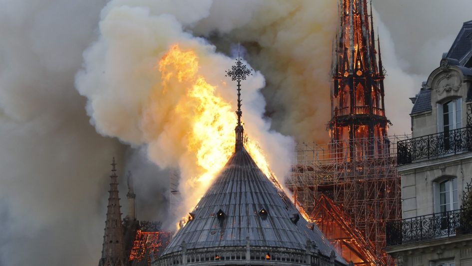 notre dame incendio