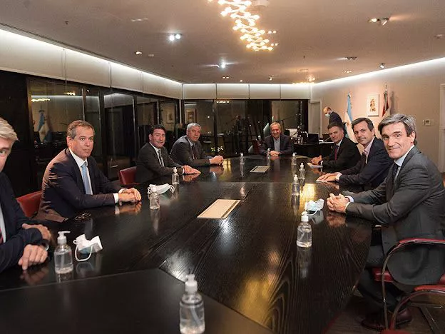 Schiaretti con autoridades de Renault2