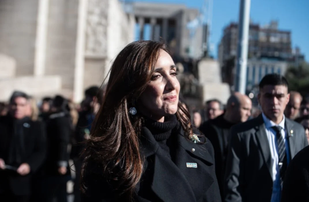 victoria villarruel día de la bandera