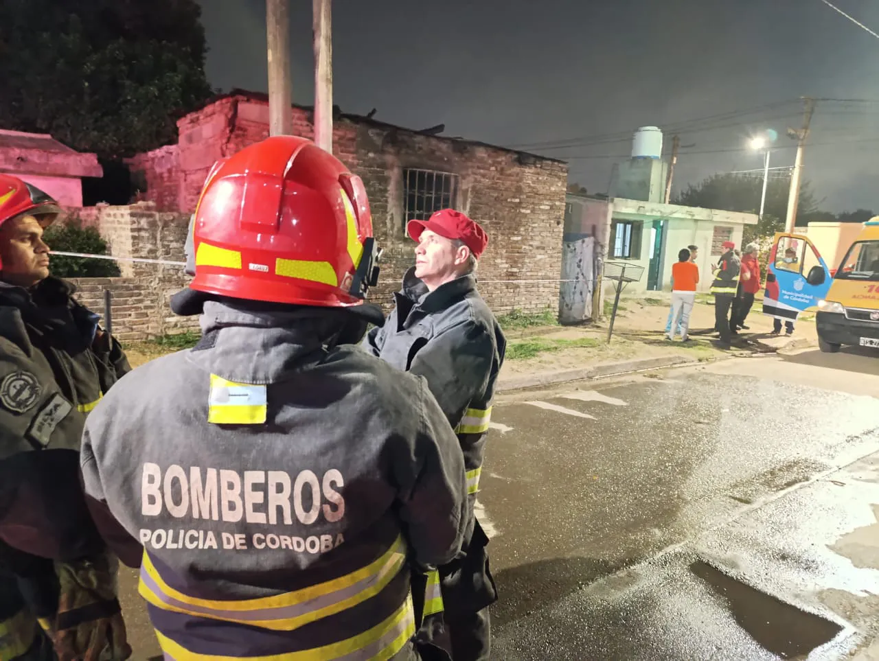 Incendio barrio Las Violetas by prensa Policía