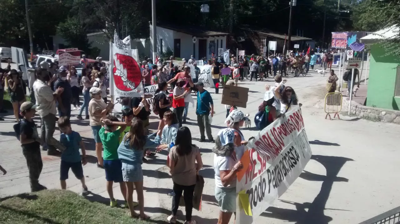 Manifestación en Los Aromos contra el negacionismo de Nelly Morales (LNM) 04