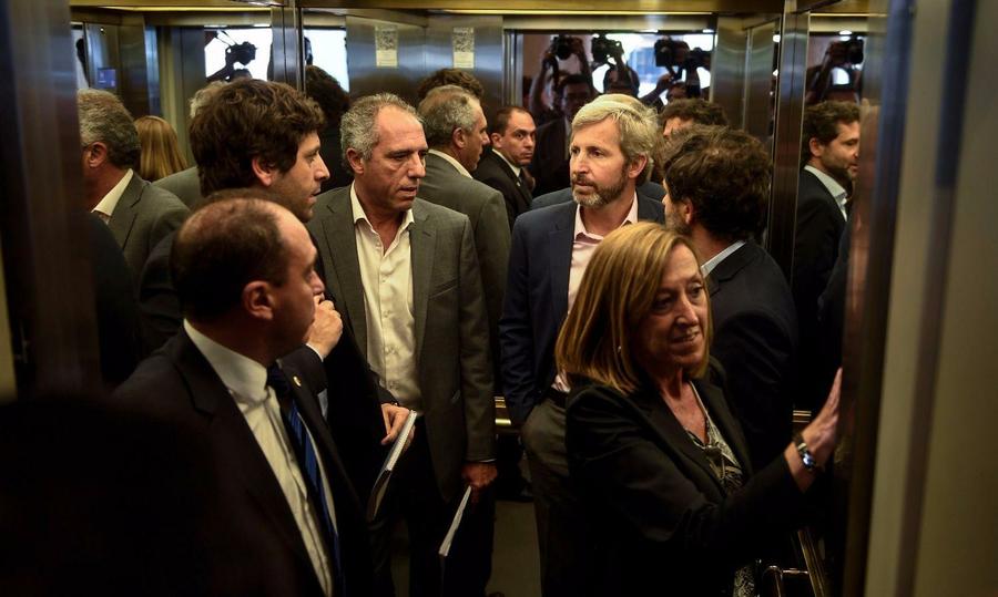gobernadores frigerio @letraP