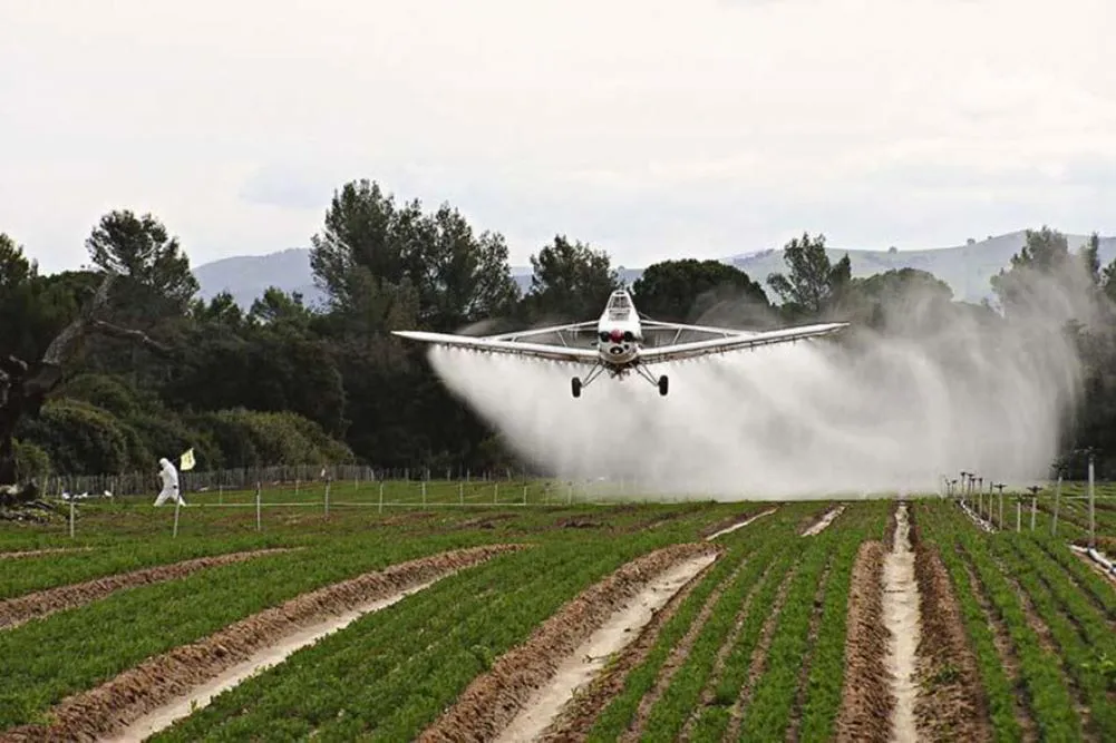 Fumigación by Tiempo Argentino