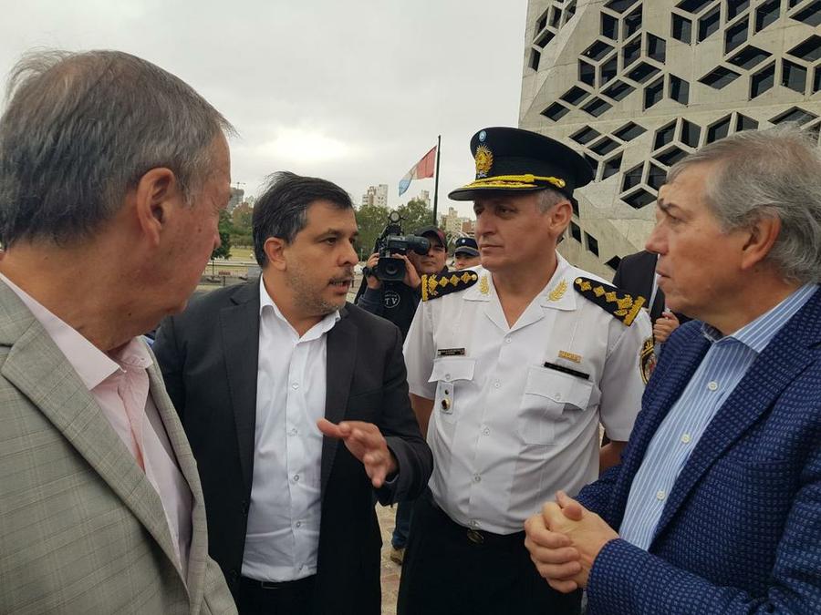 Schiaretti chalecos antibalas policía 2 by Prensa Gobierno de Córdoba