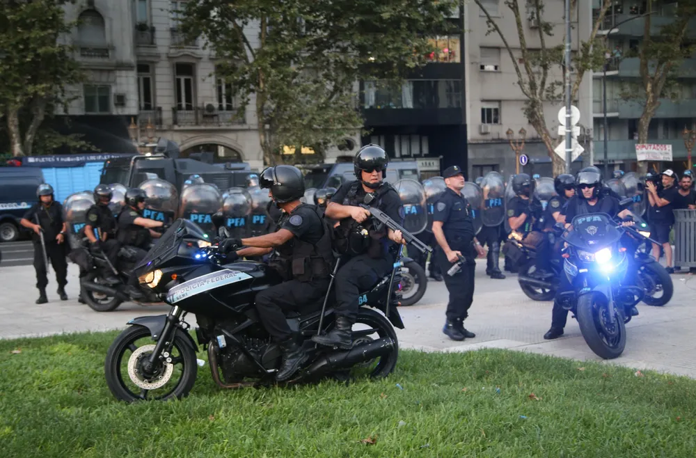 Policía Federal en represión frente al Congreso (NA)