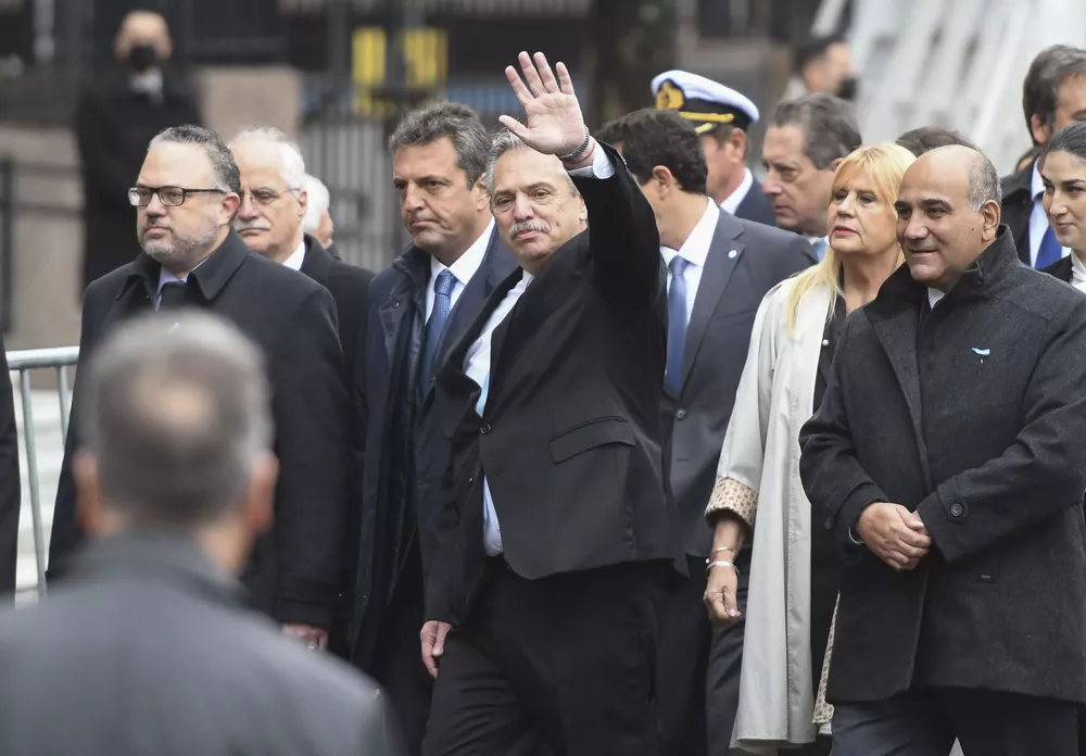 Fernández en el Tadeum by Télam