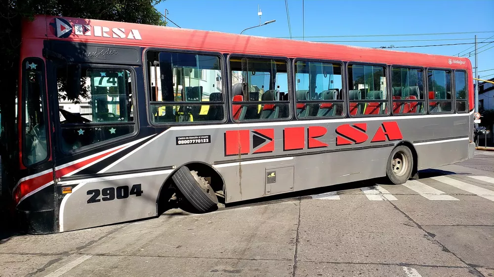 colectivo averiado by @leoguevara80