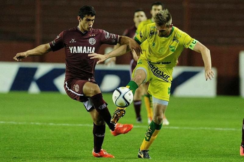 FOTO DEFENSA Y JUSTICIA LANUS 220417