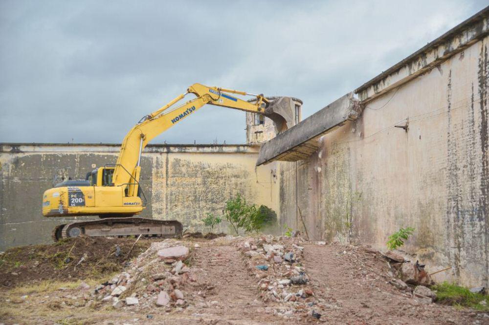 derriban muro cárcel San Martín by Prensa Gobierno