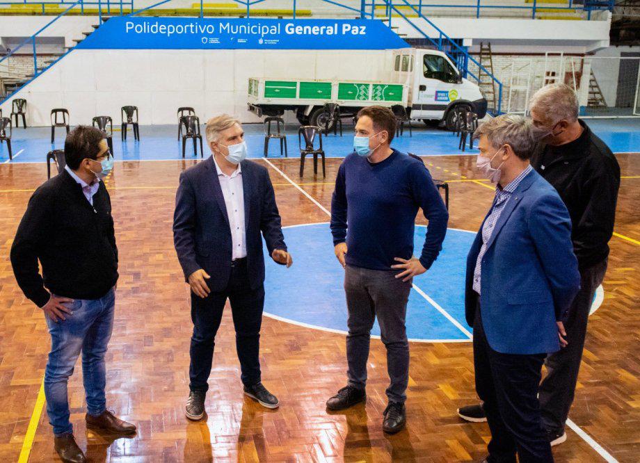 polideportivos vacunatorios by Muni