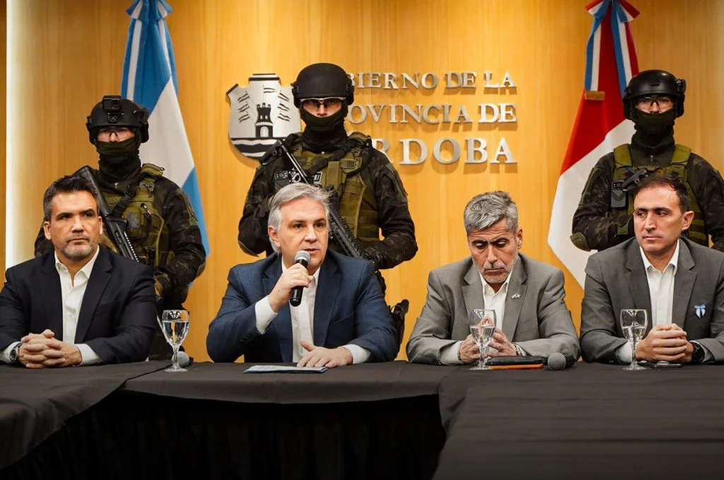 Llaryora presentó el proyecto de ley antibúnkers y anti aguantaderos (Gobierno de Córdoba)