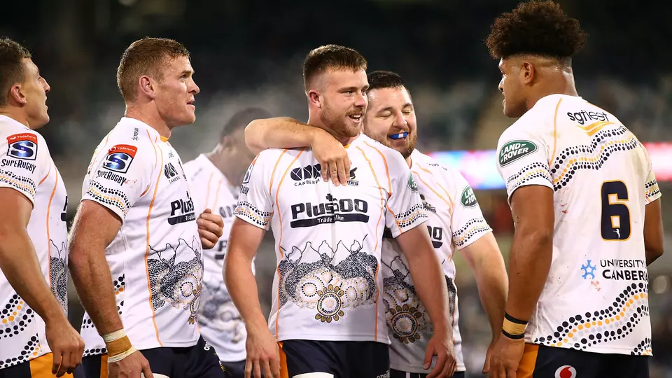 Mack Hansen el héroe del triunfo de Brumbies sobre los Reds