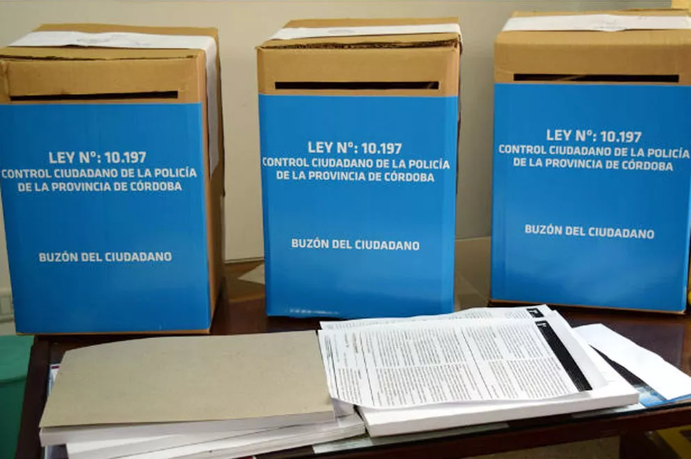 urnas para votación policía by prensa gobierno