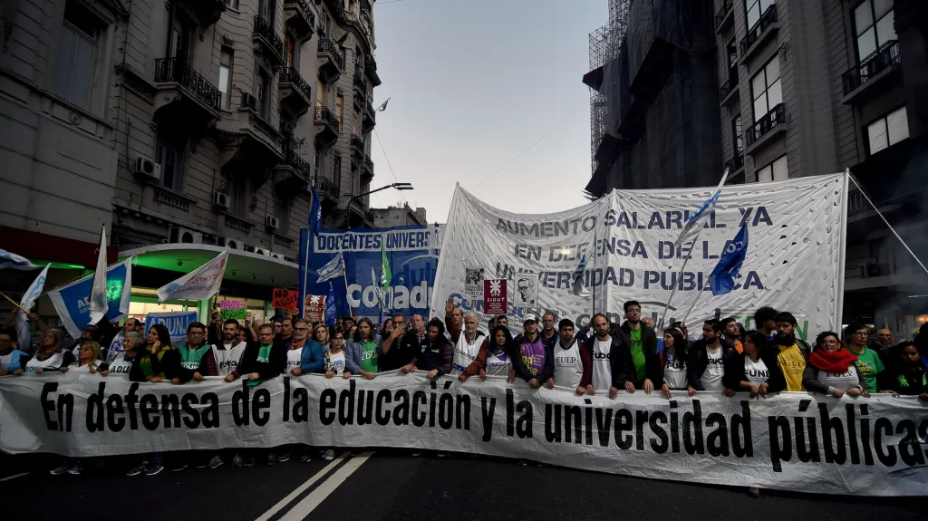 La Marcha Federal Universitaria recibe apoyo de espacios sociales,  políticos y culturales