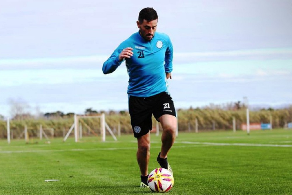 Sebastián Luna otra vez se hace un lugar de titular en Belgrano