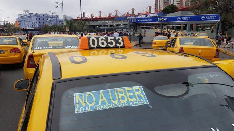 taxis uber córdoba by Juan Pablo Viola
