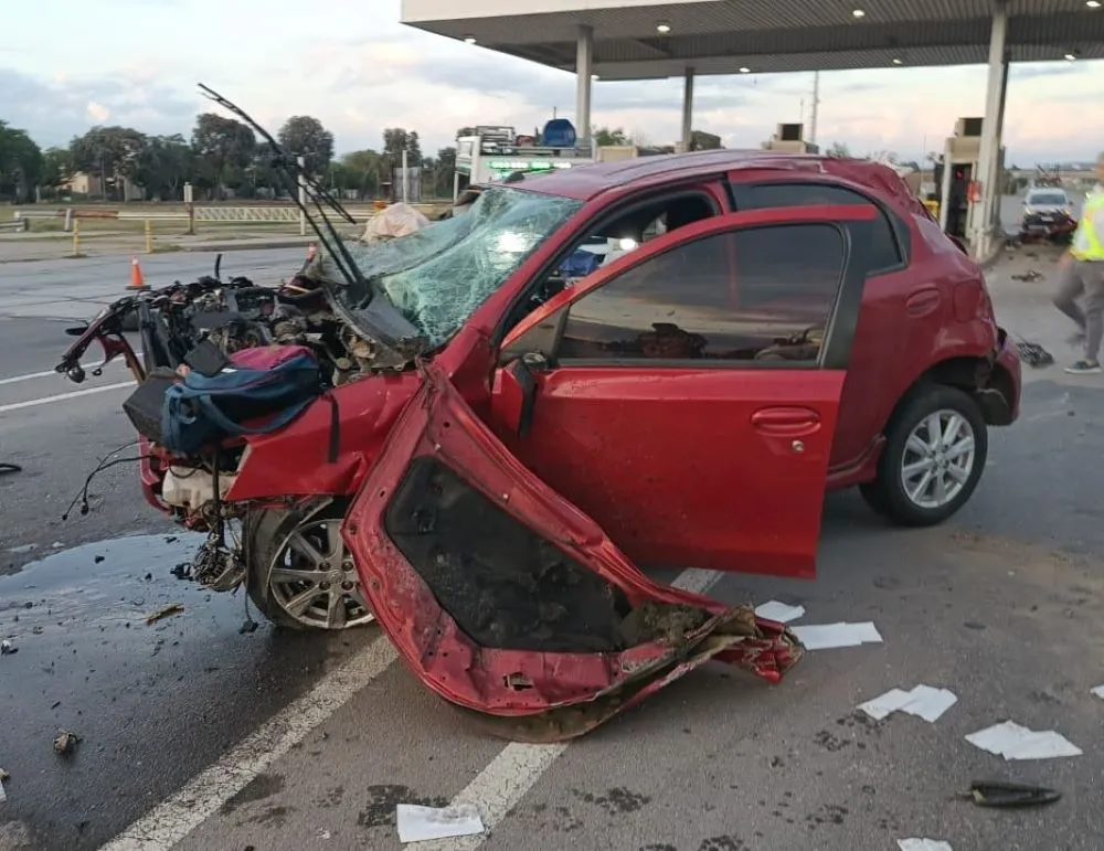 Choque en cabina peaje by Policía