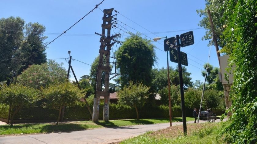 villa elisa joven atacada por encapuchados