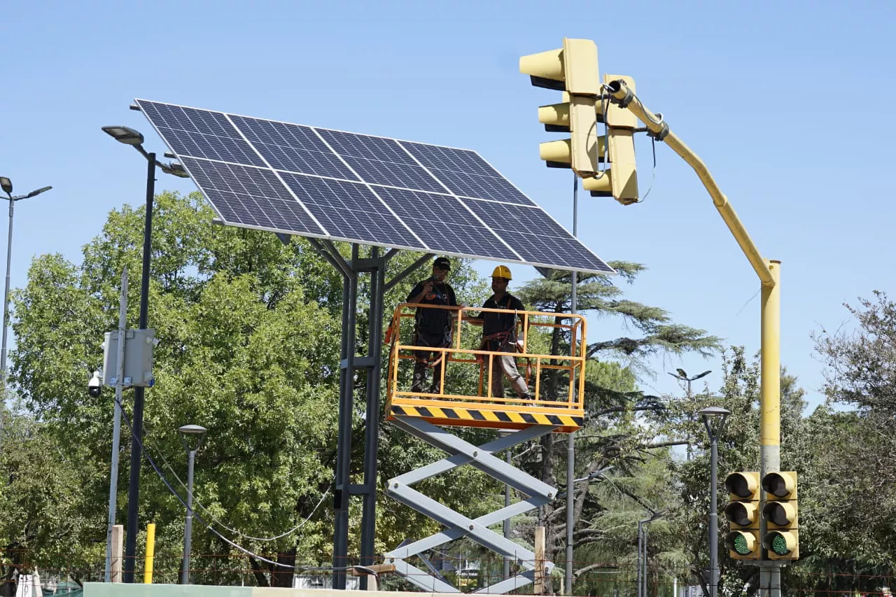 paneles solares en Plaza de las Américas (1)