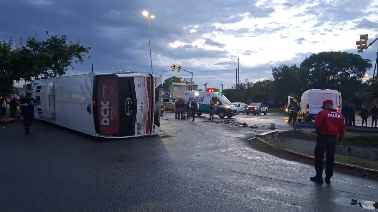 choque entre trafic y colectivo 