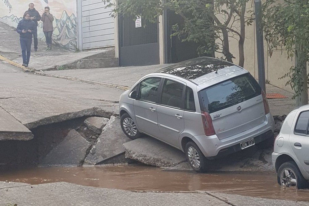 caño de agua en coronel olmedo